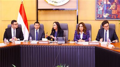 وزيرة التضامن تترأس اجتماع مجموعة العمل الوزارية بشأن تنفيذ مقترحات زيادة فصول الحضانات