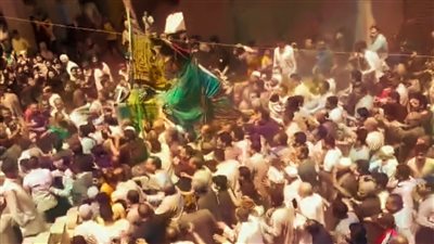 الآلاف في الغربية يشيعون جنازة الشيخ عبد الحكيم الشهاوي شيخ الطريقة الشهاوية (فيديو)