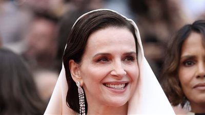 رئيسة مهرجان كان تتحدث عن المصورة الفلسطينية فاطمة حسونة في حفل الافتتاح (فيديو)