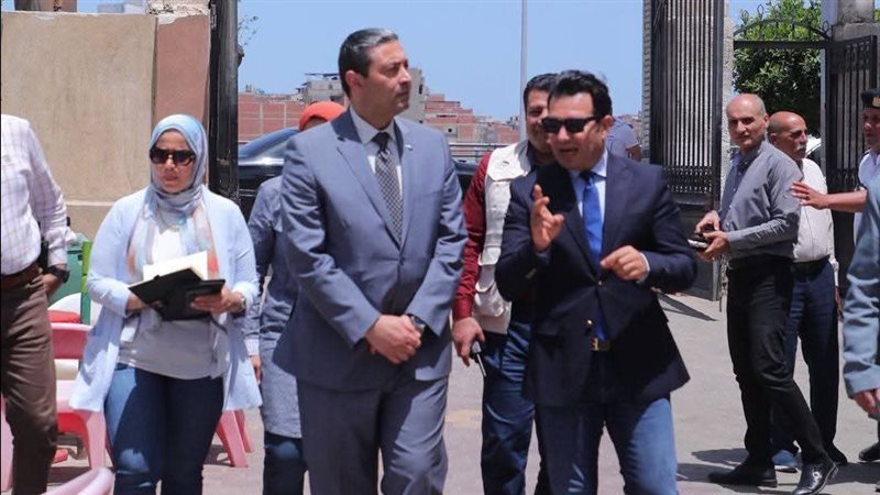 محافظ دمياط يزور