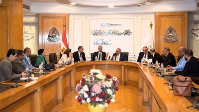 غرفة القاهرة تناقش خطة تنموية لمراكز تنمية الموارد البشرية وفق رؤية مصر 2030