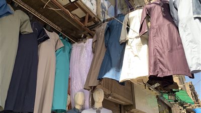 من الحسين إلى عرفات، أسعار لبس الإحرام والمصليات لموسم حج 2025 (فيديو)