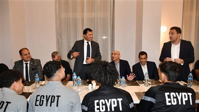 وزير الرياضة يدعم منتخب الشباب قبل مواجهة المغرب بكأس الأمم الإفريقية (صور)