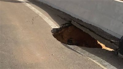 النقل تكشف حقيقة حدوث انهيار جزئي في محور بديل خزان أسوان