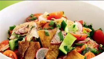 طريقة عمل سلطة الفتوش، مكونات بسيطة ومذاق لا يقاوم 