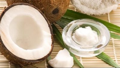 فوائد زيت جوز الهند، يحسن الهضم ويحافظ على جمال البشرة والشعر