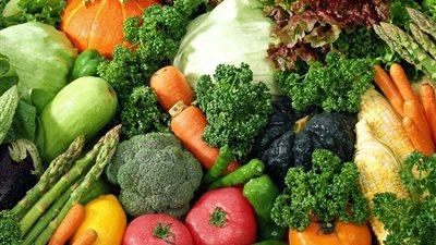 أسعار الخضار اليوم الخميس، قفزة في البامية وورق العنب ومفاجأة عن الليمون