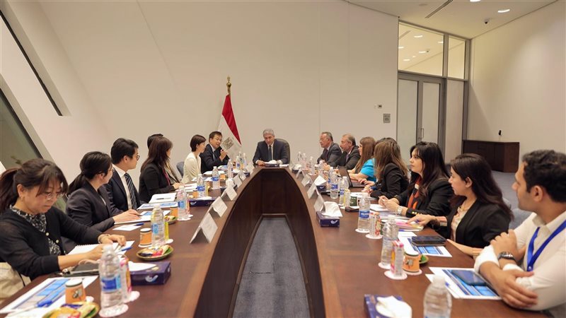 اجتماع وزير السياحة