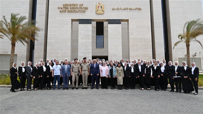 وزير الري والمهندسين
