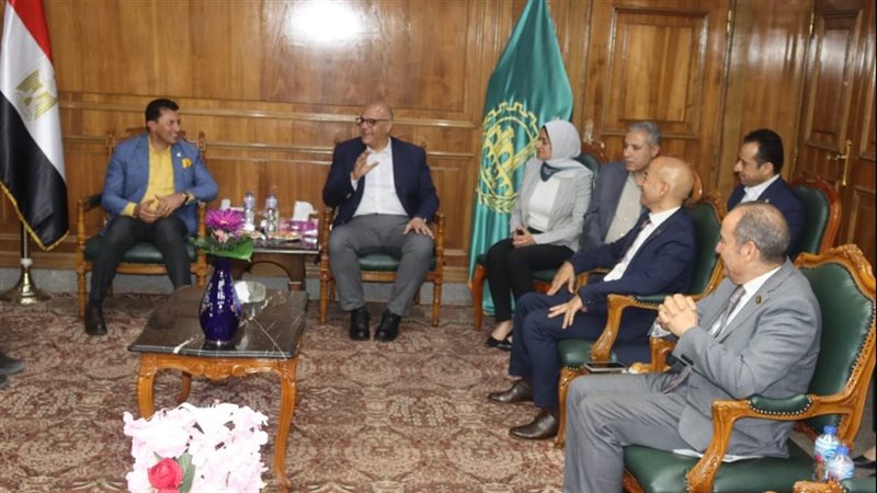 جولة وزير الشباب