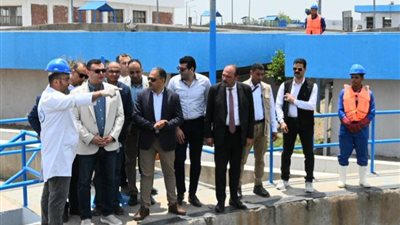 وزير الإسكان ومحافظ الشرقية يتابعان سير العمل بمنظومتي مياه الشرب والصرف الصحي