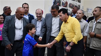 وزير الرياضة ومحافظ القليوبية يتفقدان نادي العبور ويفتتحان عددًا من المشروعات الرياضية