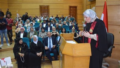 محافظ الغربية يشهد مناقشة دكتوراه مدير عام مكتبه حول رأس المال الفكري وإدارة الأزمات