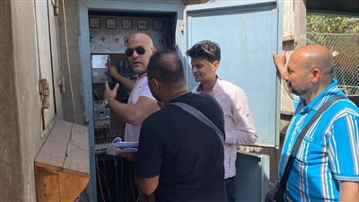 حملات مكثفة لضبط سرقات التيار الكهربائي بعزبة البرج في دمياط