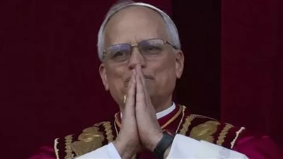 بابا الفاتيكان يطالب بوقف إطلاق النار بعد قصف كنيسة بغزة: حزين لألم الأبرياء