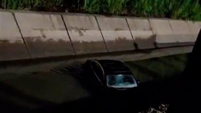 سقوط سيارة ملاكي في ترعة فرسيس بالغربية (صور)