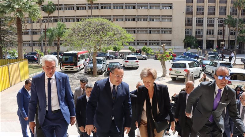 رئيس جامعة الإسكندرية