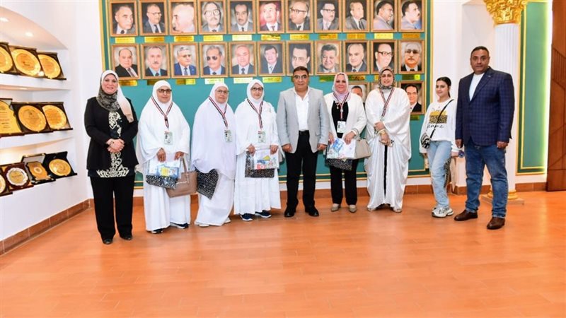 محافظ الدقهلية مع