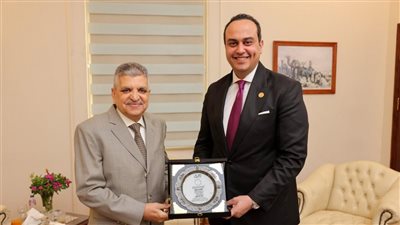 الرعاية الصحية: تنظيم آلية للفحص الطبي والتأمين الاجتماعي للعاملين بهيئة قناة السويس