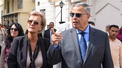 محافظ الإسكندرية وسفيرة الاتحاد الأوروبي يتفقدان مشروع إحياء شارع النبي دانيال (صور)