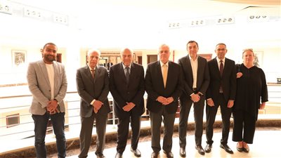 وزير التعليم العالي يثمن الشراكة العلمية بين جامعة أسوان ومؤسسة مجدي يعقوب