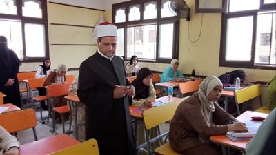 رئيس منطقة الإسماعيلية الأزهرية يتابع  امتحانات الشهادتين الابتدائية والإعدادية بالتل الكبير (صور) 