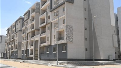 تنفيذ 3972 وحدة سكنية وتطوير المناطق الصناعية بالعاشر من رمضان