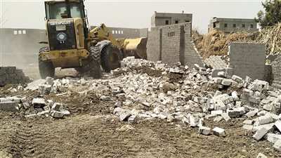 إزالة 3 حالات تعدٍ على الأراضي بالزقازيق في الشرقية