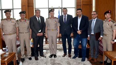 إدارة الإشارة للقوات المسلحة توقع بروتوكول تعاون مع محافظة السويس 