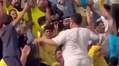 لرقصه بالملابس الداخلية بالمدرجات، حبس مشجع 