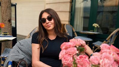 بعد حملة التنمر عليها، إليسا تنشر صورا جديدة لها من شوارع بيروت 