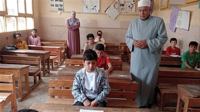 رئيس منطقة القليوبية الأزهرية يتفقد لجان امتحانات الشهادتين الابتدائية والإعدادية 