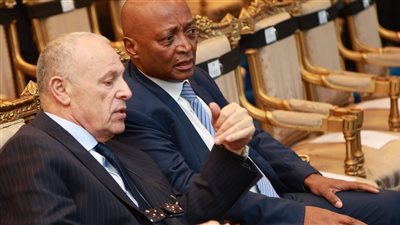 أبو ريدة يستقبل رئيس الكاف على هامش نهائي أمم إفريقيا للشباب