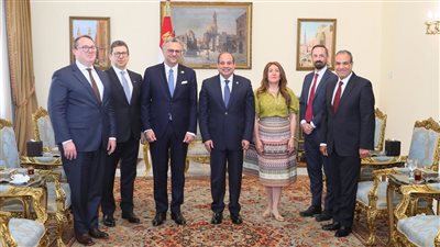 نشاط الرئيس اليوم، السيسي يبحث مع كبير مستشاري ترامب أزمات غزة وليبيا والسودان، يناقش مع نظيره الجنوب أفريقي تعزيز العلاقات الاقتصادية والتجارية، يهنئ البابا الجديد بمناسبة توليه المنصب