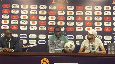 مدرب نيجيريا تحت 20 سنة: 