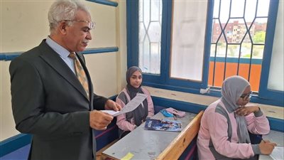 وكيل تعليم الإسماعيلية يتابع امتحانات المواد غير المضافة للمجموع بالمدارس (صور) 