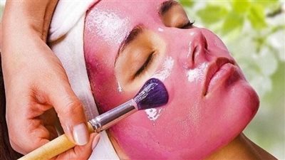 قناع الكركديه والزبادي لتوحيد لون البشرة ومحاربة الشيخوخة 