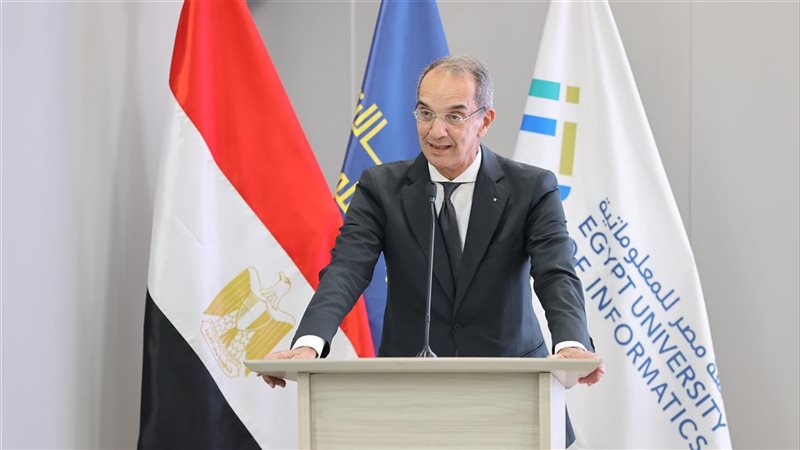 الدكتور عمرو طلعت