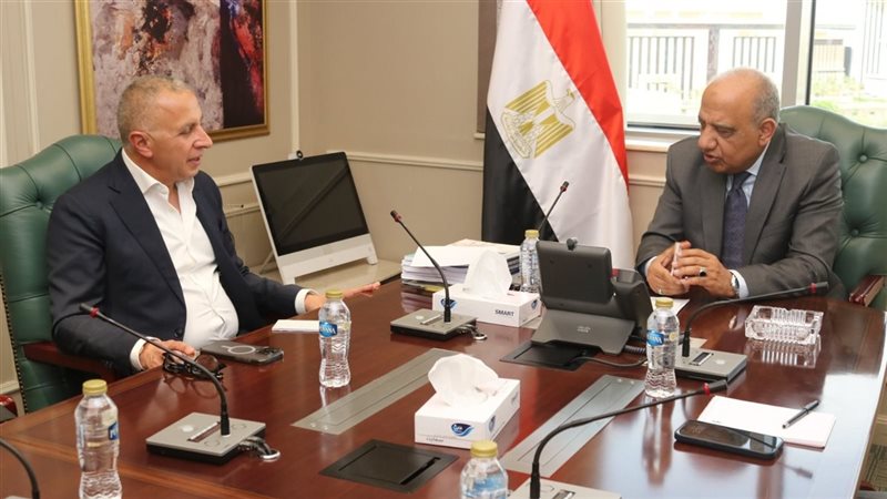 اجتماع وزير الكهرباء