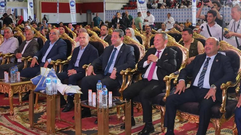 محافظ دمياط يحضر