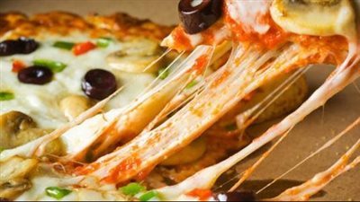 طريقة عمل البيتزا، سهلة التحضير وغير مكلفة 