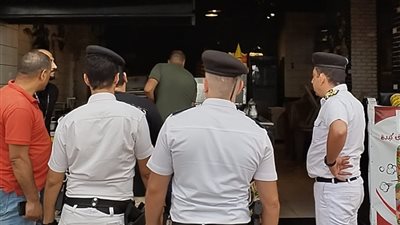 غلق مطعم شهير خلال حملة مكبرة بكورنيش الإسكندرية (صور) 