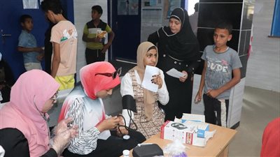 جامعة سوهاج تطلق قافلة طبية توعوية بقرية الكوامل بحري 