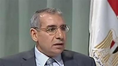 رئيس قسم الإعلام بآداب الإسكندرية: الصحافة الورقية تحتضر والإعلام الرقمي يكتسح المشهد 