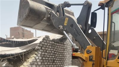 إزالة 27 حالة تعدي واسترداد 73 فدانا بالفتح وأبو تيج في الموجة 26 بأسيوط (صور) 