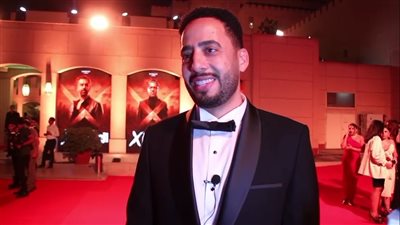 قصة حب بين عصام السقا ويارا السكري في علي كلاي 