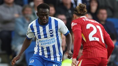 ميتوما يسجل هدف تعادل برايتون في شباك ليفربول