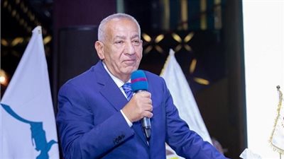 بمتابعة الوزير، آخر ما توصل إليه اجتماع محافظ بورسعيد وأعضاء المصري بشأن استقالة كامل أبو علي 