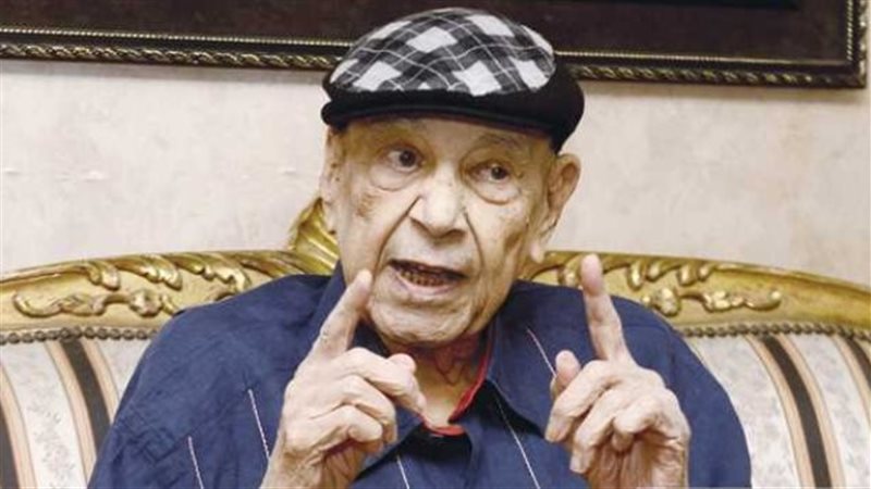  الكاتب الصحفي محمد