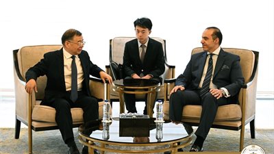 وزير الشئون النيابية يشيد بدور الشركات الصينية في تنفيذ المشروعات باقتصادية قناة السويس